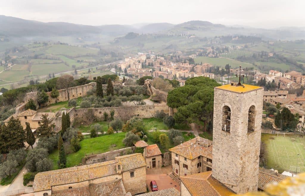 Vista del tramonto dal Parco della Rocca San Gimignano
