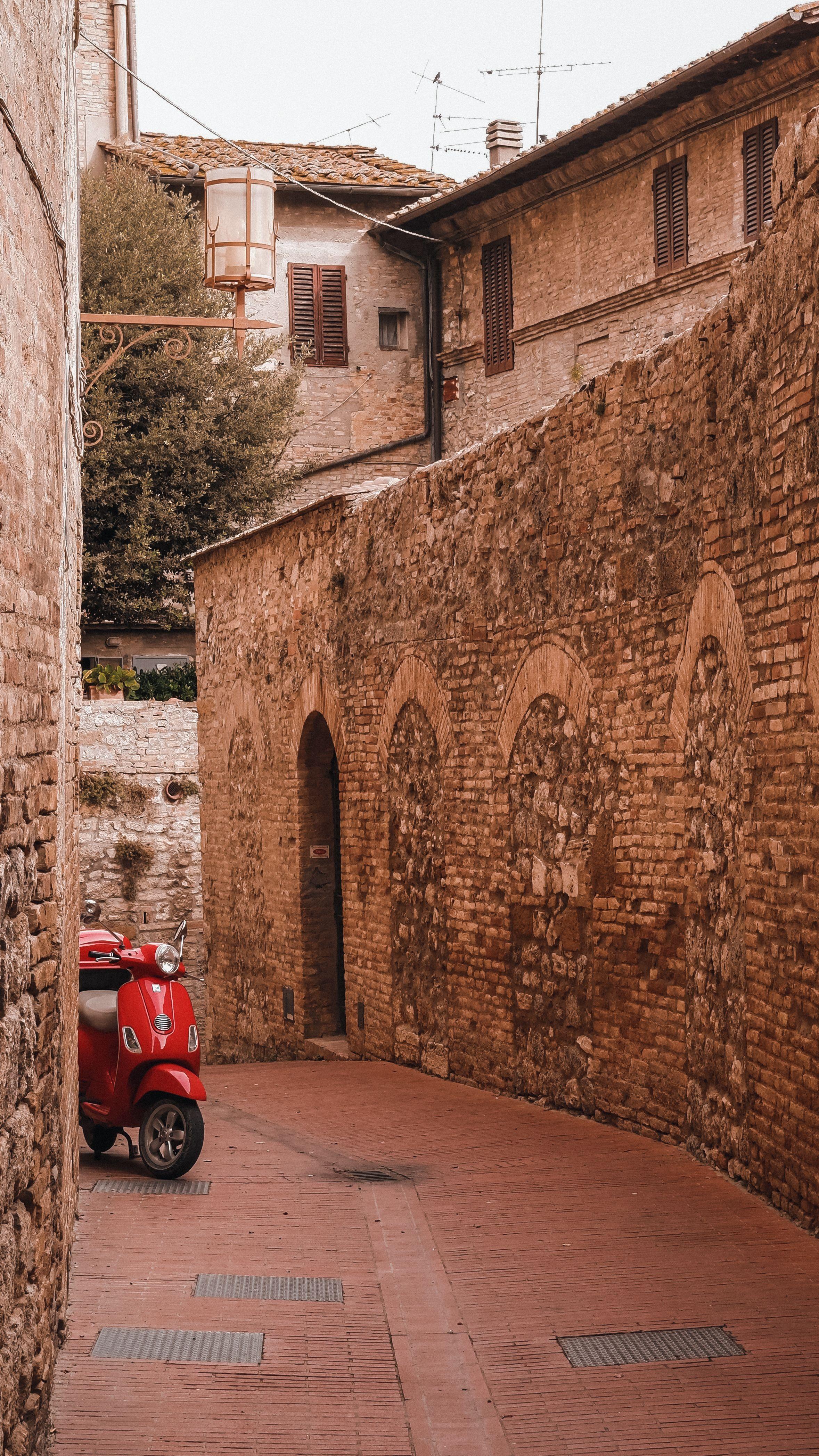 San Gimignano Via San Giovanni street