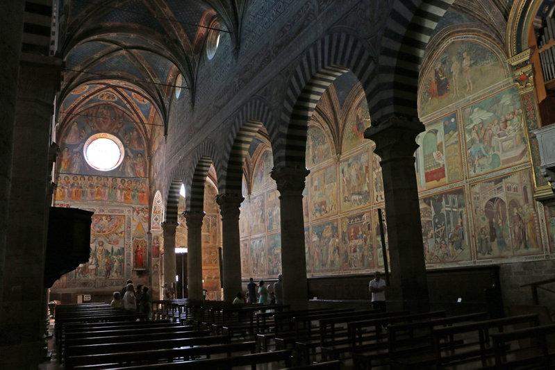 Duomo di San Gimignano interior frescoes
