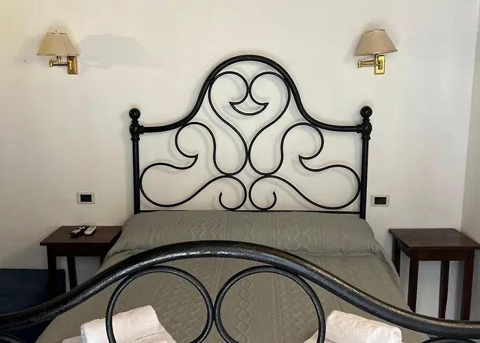 A La Casa Dei Potenti