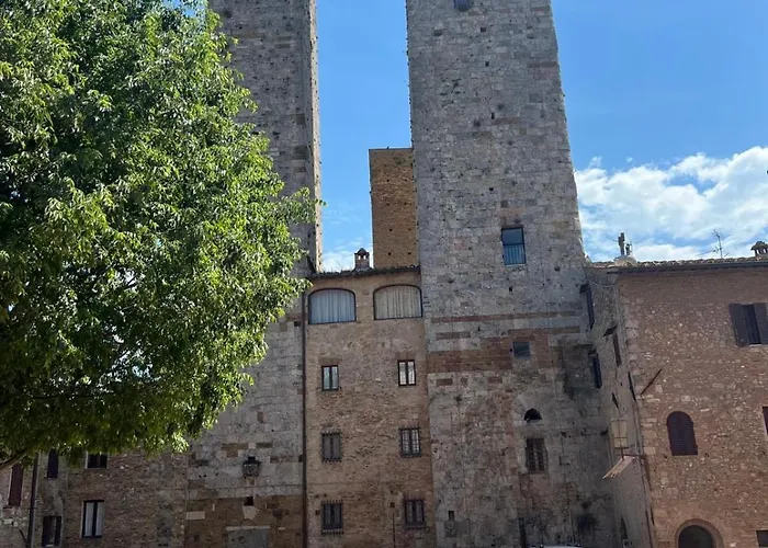 A La Casa Dei Potenti